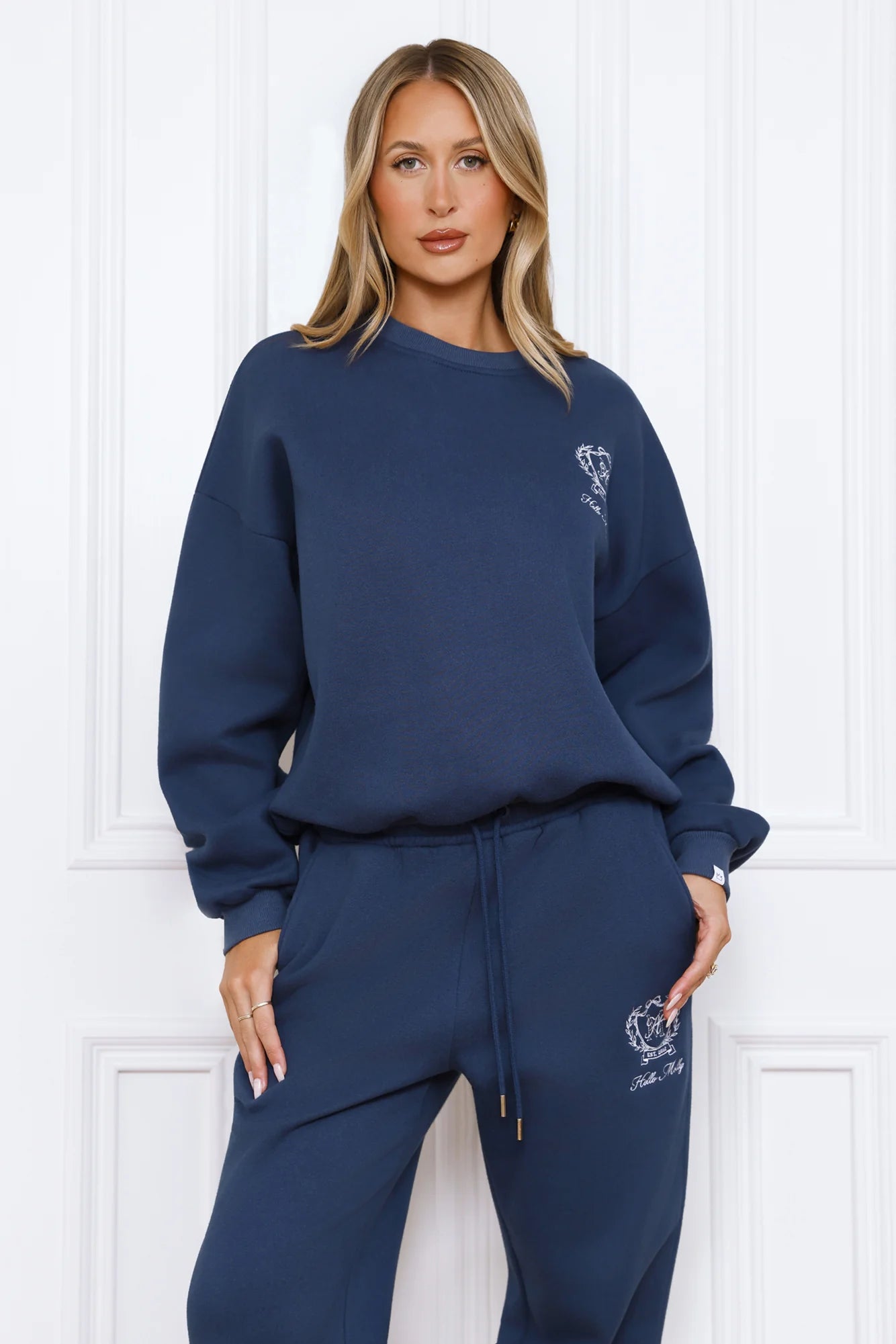 BASE Round Neck Emblem Sweatshirt Navy