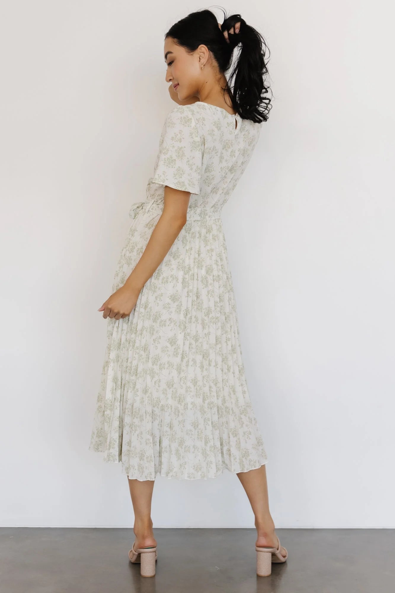 Prim Pleated Dress | Vintage Olive Print