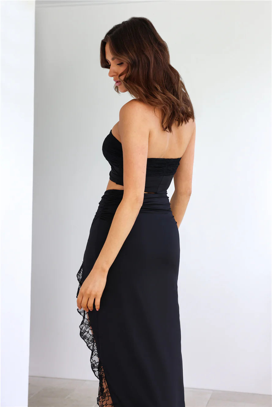 Wander In The Dark Strapless Crop Top black