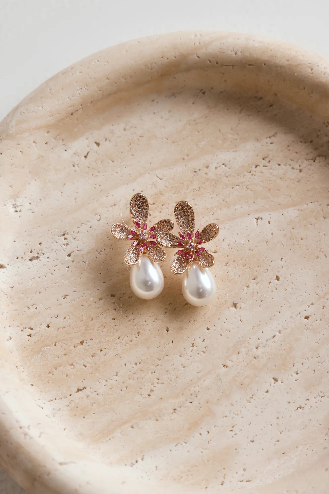 18k Gold Plated Daisy Diamond Flower Earrings Gold