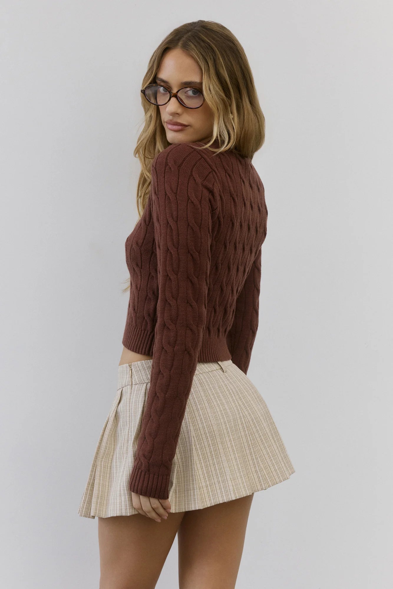 The Exclusive Cable Knit Sweater Brown