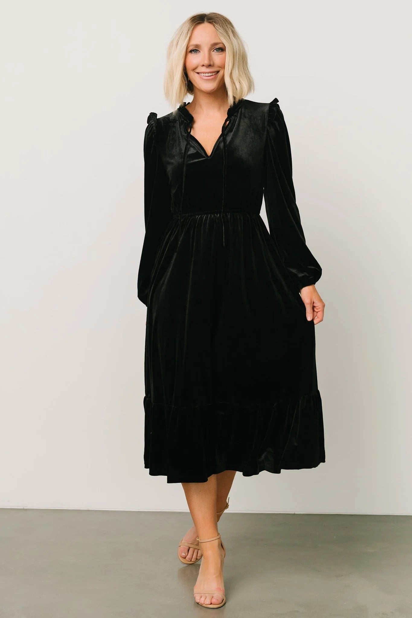Amadora Velvet Dress | Black