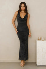Dreamy Deep Maxi Dress Black